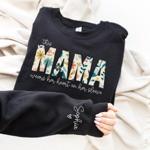 Custom Sweatshirt for Nana Christmas Gift for Nana I Wear My Heart On My Sleeve Nana Sweatshirt with Grandkids Name on Sleeve Nana Gift2