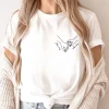 Mummy Tshirt. Custom holding hands t shirt. Personalised Mum t shirt 1