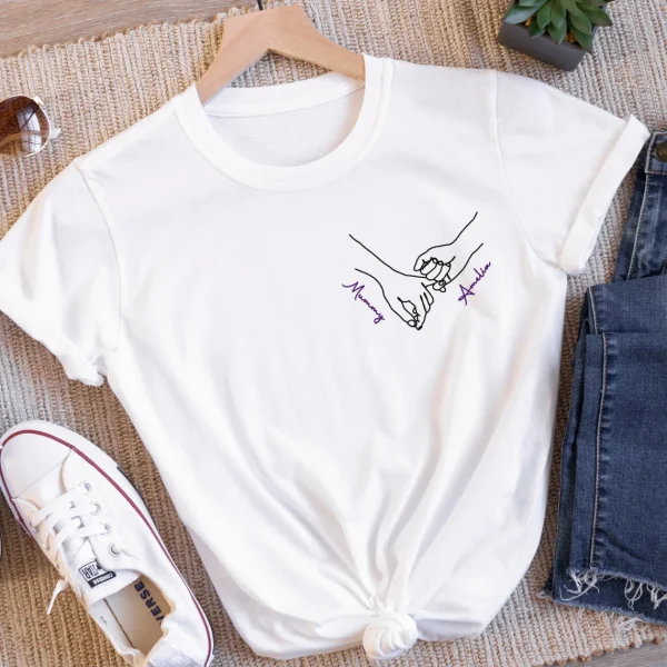 Mummy Tshirt. Custom holding hands t shirt. Personalised Mum t shirt 2