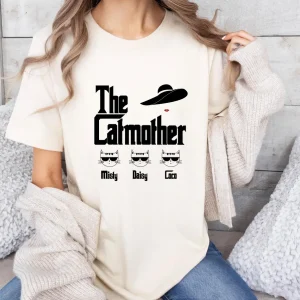 The Catmother T-Shirt, Cat Mum T Shirt, Cat Mama Tee, Cat Lovers Top, Funny Cat Mum T-shirt, Personalized Cat Names Tee
