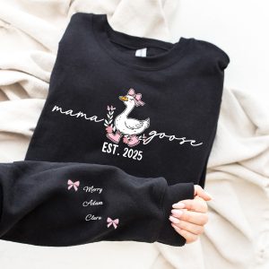 Custom Mama Goose Sweat, Personalized Est Goose Mama and Name Kids on Sleeve, Mother's Day, Birthday Gift for Mama