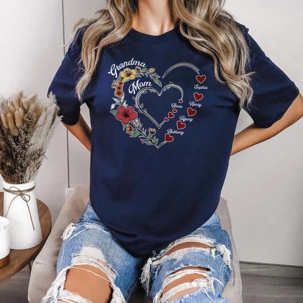 Custom Mama Shirt Personalized Mom Shirt Mom Heart Shirt Shirt with Kids Names Mothers Day Gift Gift for Mothers Day Mama Graphic Tee 3 1