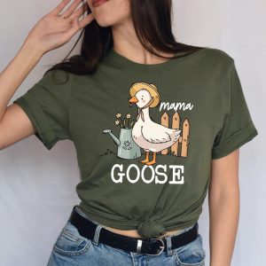 Mama Goose, Funny Animal Mom, Cute Style Mom Gift T-shirt, Happy Mother's Day, The Best Gift for Women