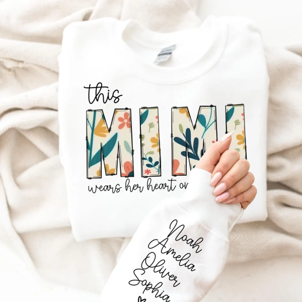 Mimi Gift Custom Christmas Gift for Mimi Sweatshirt I Wear My Heart On My Sleeve Kids Name on Sleeve Personalized Gift for Mimi Shirt 3