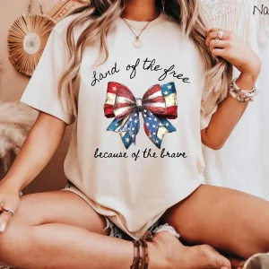 Coquette Patriotic Shirt – Land of the Free Because of the Brave, 4th of July Bow Tee, American Flag Shirt, Cute USA Bow T-Shirt