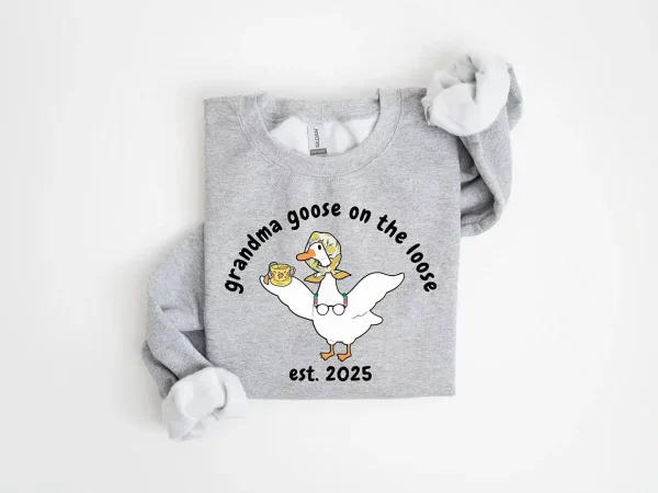 Custom Grandma Goose On The Loose Shirt 3