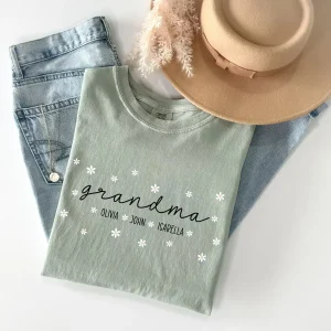 Custom Grandma Shirt, Personalized Gifts for Grandma, Grandma Shirt With Grandkids Name, Flower Grandma Shirt, Grandma Gift