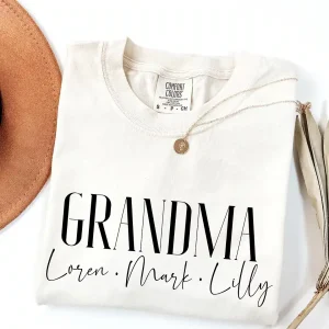 Custom Grandma Shirt, Personalized Gifts for Grandma, Grandma Shirt With Grandkids Name, Flower Grandma Shirt, Grandma Gift