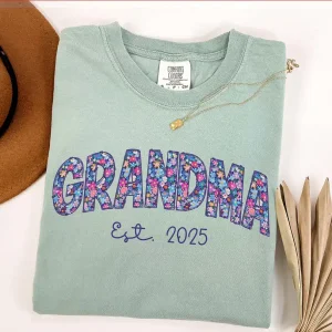 Floral Grandma Shirt Grandma Est 2025 Shirt 1