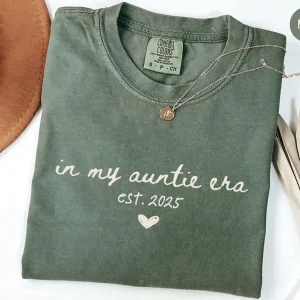 Personalized Auntie Est 2025 Shirt Comfort Colors? In My Auntie Era T-shirt, Cool Aunt Club, Pregnancy Announcement, Aunt Birthday Gift