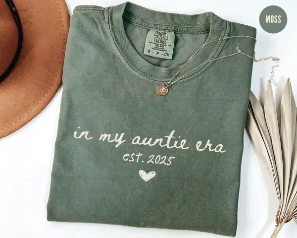 Personalized Auntie Est 2025 1