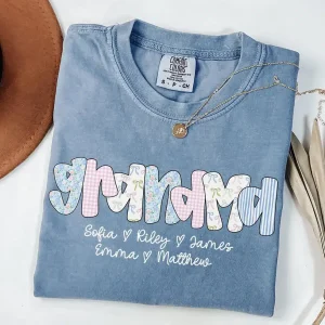 Personalized Grandma T-Shirt Floral Grandma Shirt with Grandkid Names Custom Grandma Gift for Grammy Coquette Grandma Bow Shirt