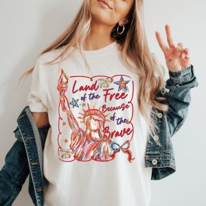 Land of the Free Because of the Brave 4th of July Shirt – Patriotic Coquette Bow Tee – Trendy American Independence Day Shirt