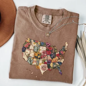 Retro Floral USA Map Shirt – American Girl 1776 Tee – Patriotic 4th of July T-Shirt