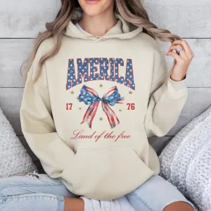 Coquette 4th of July Hoodie – Retro America Hoody Sweatshirt, Patriotic Independence Day Pullover, Cute USA Flag Hoodie, Vintage Aesthetic