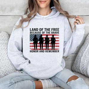 Honor and Remember Hoodie – Land of the Free Patriotic Soldier Graphic, 4th of July USA Memorial Pullover, American Freedom Hoodie