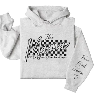 Retro This Mama Wears Her Heart on Her Sleeve Hoodie – Custom Checkered Heart Design with Kids’ Names, Personalized Mother’s Day Gift for Mom