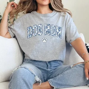 Floral Dog Mom T-Shirt – Blue Chinoiserie Style Shirt for Pet Lovers, Cute Gift for New Dog Mom, Aesthetic Fur Mama Tee for Women