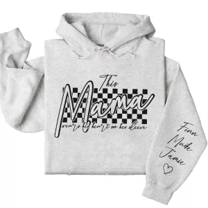 Retro This Mama Wears Her Heart on Her Sleeve Hoodie – Custom Checkered Heart Design with Kids’ Names, Personalized Mother’s Day Gift for Mom