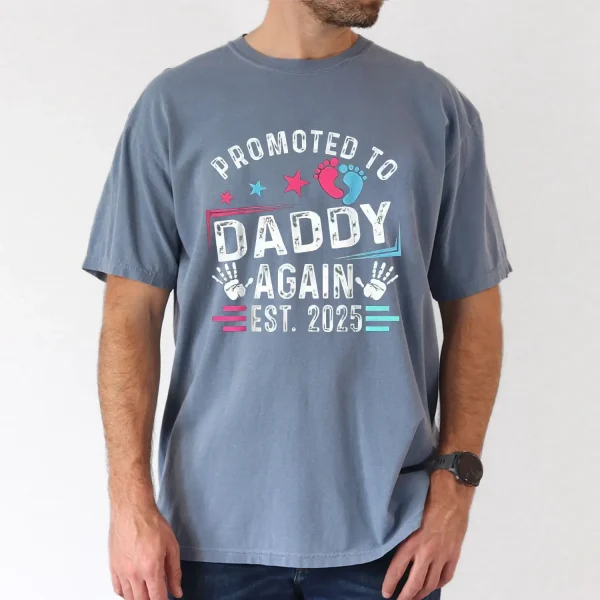 Casual Cotton T Shirt with Promoted to Daddy Again Est. 2025 Print Crew Neck Short Sleeve Regular Fit All Season Knit Fabric Tee for Daily Casual Wear 220gm2 3